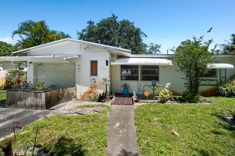7509 Garfield St, Hollywood, FL 33024