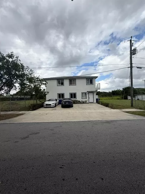2121-2125 NW 72nd St, Miami, FL 33147