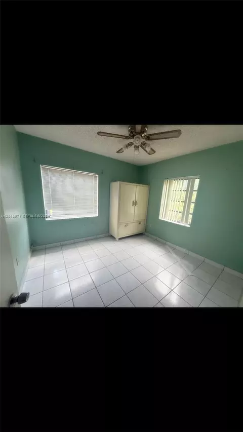 50 E 44th St, Hialeah, FL 33013 photo 4