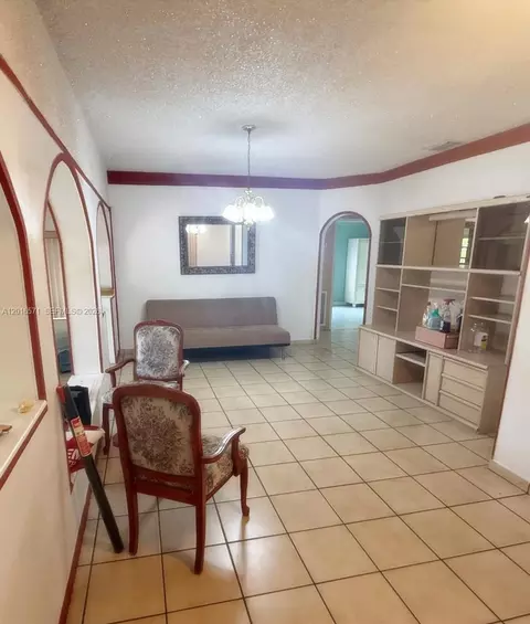 50 E 44th St, Hialeah, FL 33013 photo 6