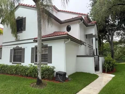 15825 SW 3rd Ct #204, Pembroke Pines, FL 33027