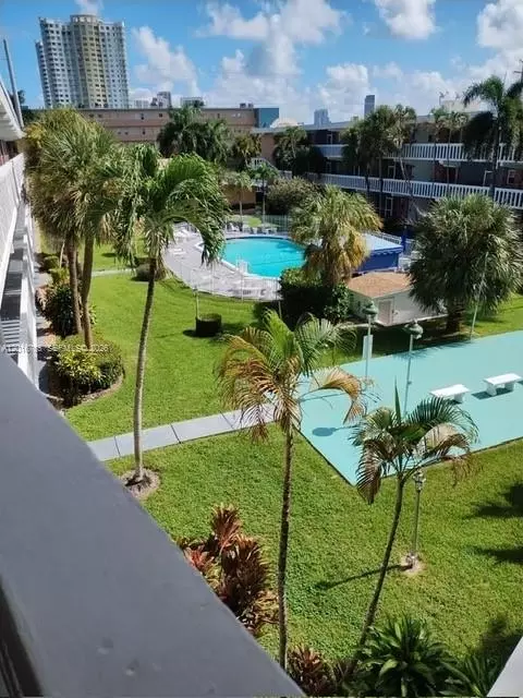201 NE 14th Ave #10C, Hallandale Beach, FL 33009