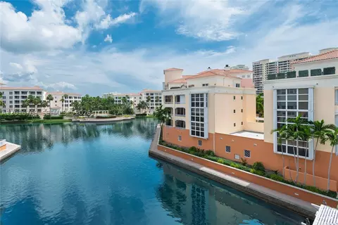 737 Crandon Blvd #402, Key Biscayne, FL 33149
