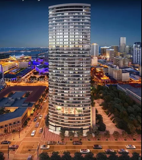 225 N Miami Ave #2801, Miami, FL 33128