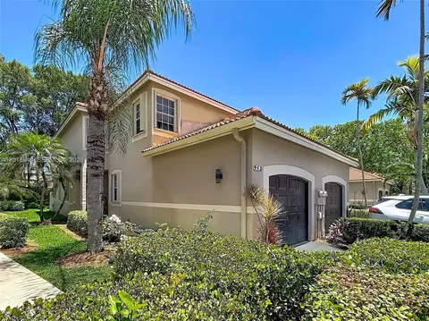 952 Sevilla Cir, Weston, FL 33326
