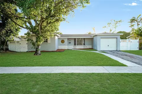4301 NW 35th Ave, Lauderdale Lakes, FL 33309