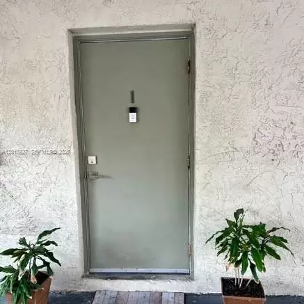 1701 NE 115th St #1A, Miami, FL 33181