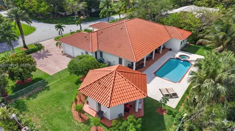 18461 SW 83rd Ave, Cutler Bay, FL 33157