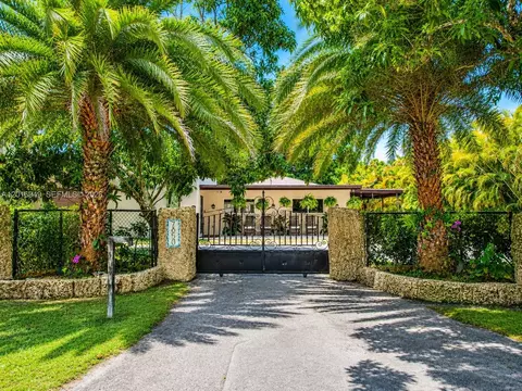 7650 SW 128th St, Pinecrest, FL 33156