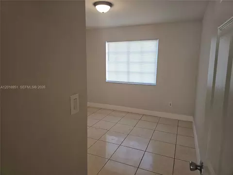 7692 NW 178th Ter, Hialeah, FL 33015