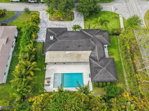View/Area - 7200 SW 107th Ter, Pinecrest, FL 33156 photo 7 of 8