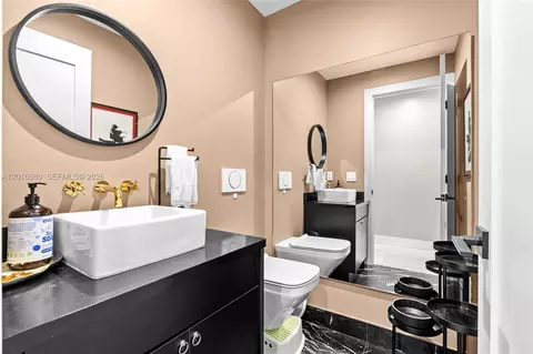 Bath - 7200 SW 107th Ter, Pinecrest, FL 33156 photo 6 of 6