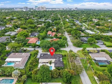 View/Area - 7200 SW 107th Ter, Pinecrest, FL 33156 photo 5 of 8