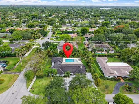 View/Area - 7200 SW 107th Ter, Pinecrest, FL 33156 photo 2 of 8