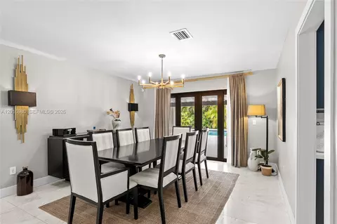Dining - 7200 SW 107th Ter, Pinecrest, FL 33156 photo 2 of 2