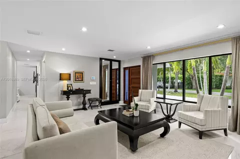 Living - 7200 SW 107th Ter, Pinecrest, FL 33156 photo 2 of 4