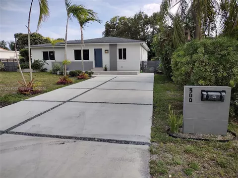 300 S Biscayne River Dr, Miami, FL 33169