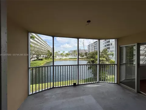 1770 NE 191st St #203-1, Miami, FL 33179