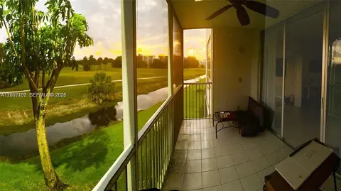 3051 S Palm Aire Dr #201, Pompano Beach, FL 33069