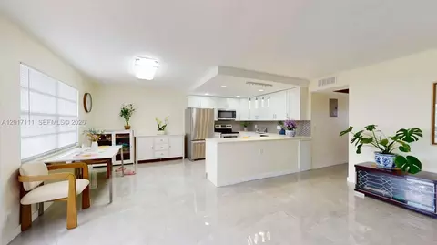 325 Wellington G #G, West Palm Beach, FL 33417