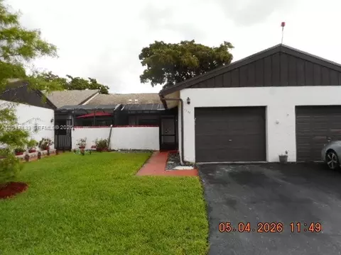 6388 E Pinehurst Cir E #C30, Tamarac, FL 33321