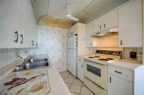 4082 E Cornwall E #4082, Boca Raton, FL 33434 photo 3