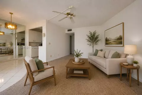 4082 E Cornwall E #4082, Boca Raton, FL 33434 photo 2