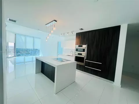 851 NE 1st Ave #2808, Miami, FL 33132