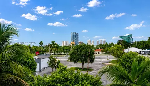 410 SE 2nd St #415, Hallandale Beach, FL 33009