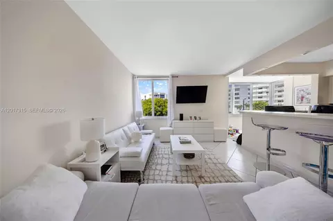 250 180th Dr #352, Sunny Isles Beach, FL 33160