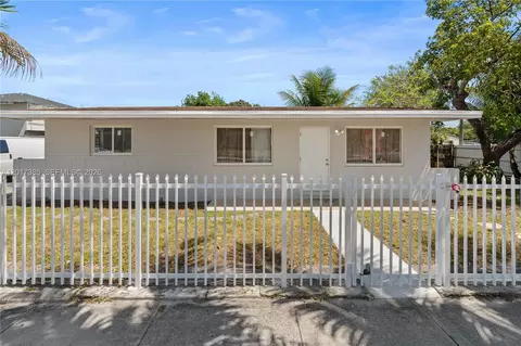 8400 NW 24th Ct, Miami, FL 33147