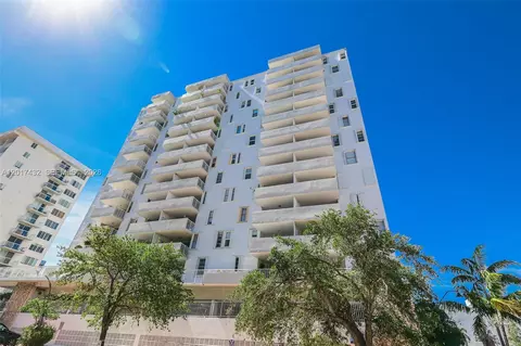 1331 Lincoln Rd #704, Miami Beach, FL 33139
