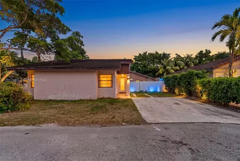 7925 SW 153rd Ct, Miami, FL 33193