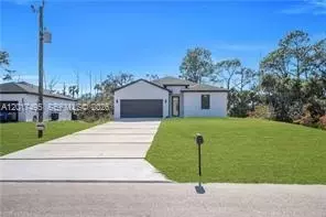 621 Greenbriar Blvd, Lehigh Acres, FL 33972
