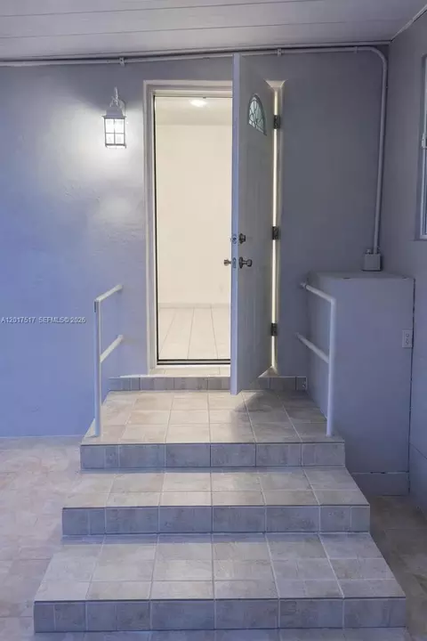 538 E 13th St, Hialeah, FL 33010 photo 9