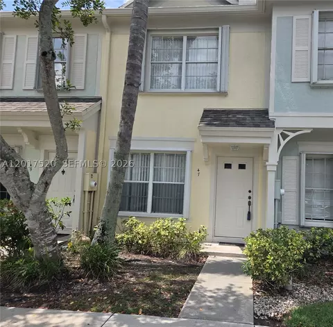 47 Simonton Cir, Weston, FL 33326
