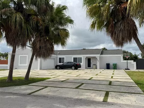 15481 SW 155th Ter, Miami, FL 33187