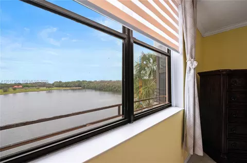 2768 S Carambola Cir S #403, Coconut Creek, FL 33066