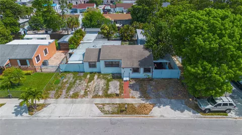 View/Area - 661 E 7th St, Hialeah, FL 33010 photo 2 of 4