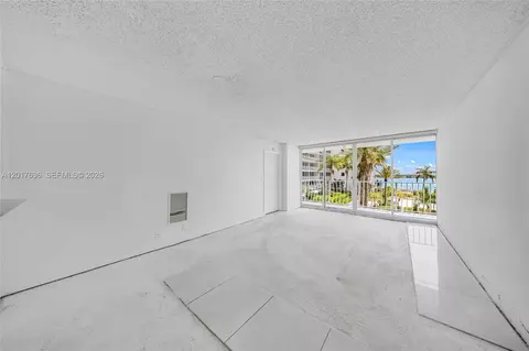 7601 E Treasure Dr #609, North Bay Village, FL 33141