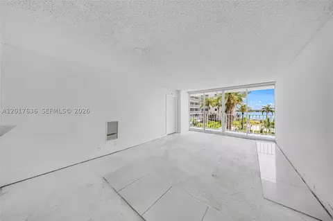 7601 E Treasure Dr #609, North Bay Village, FL 33141