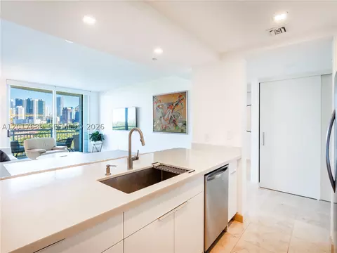 2475 Brickell Ave #903, Miami, FL 33129