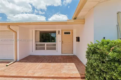3925 Washington St, Hollywood, FL 33021