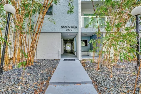 2920 SW 28th Ter #207, Miami, FL 33133