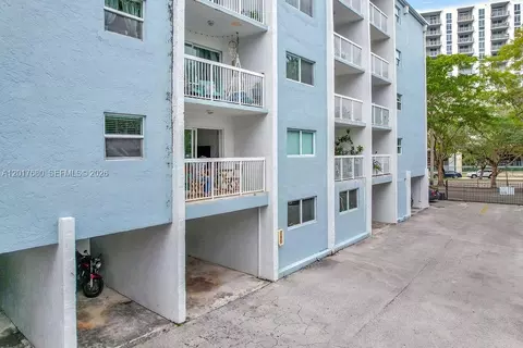 2920 SW 28th Ter #207, Miami, FL 33133
