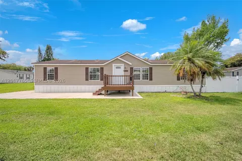 730 NW 217th Ter, Pembroke Pines, FL 33029
