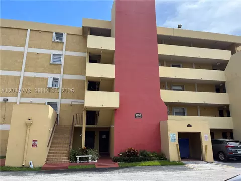 9190 Fontainebleau Blvd #202, Miami, FL 33172