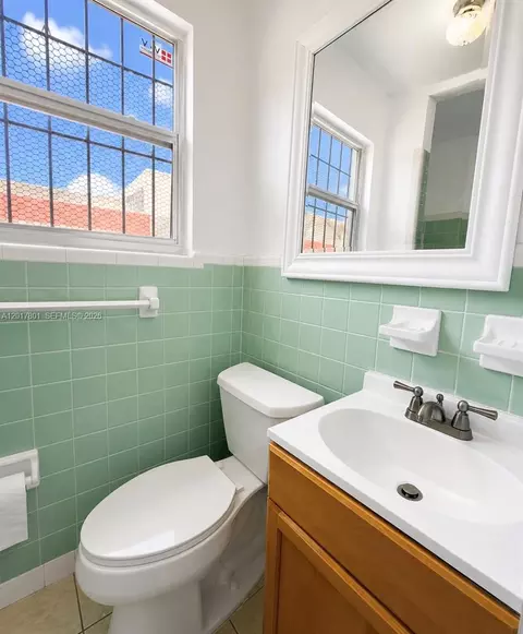 155 W 26th St, Hialeah, FL 33010 photo 4