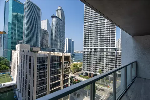 500 Brickell Ave #1407, Miami, FL 33131