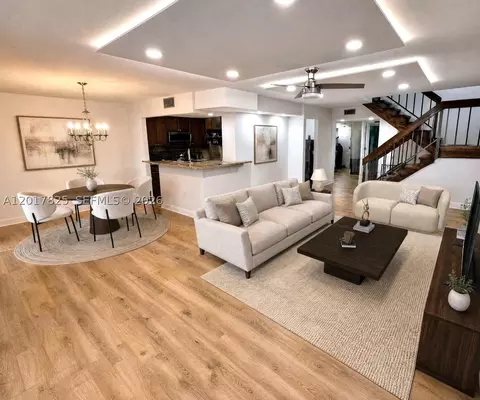 9717 N New River Canal Rd #406, Plantation, FL 33324